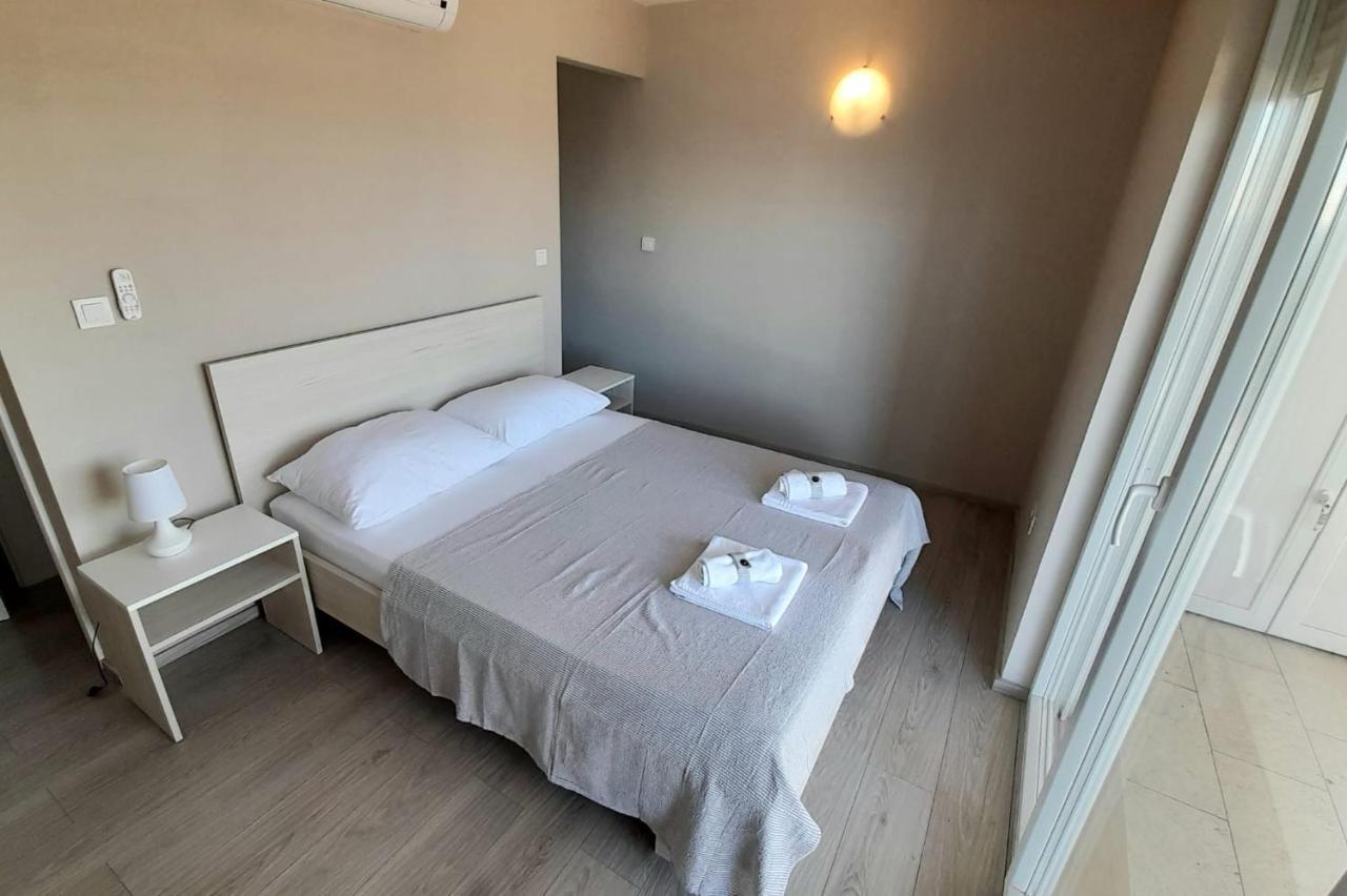 Isola Bella Pag Aparthotel Povljana Exteriör bild
